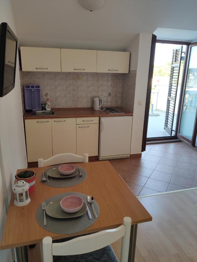 Appartement App Sime Klarin, Br.3 à Jezera Extérieur photo